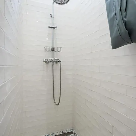 Youth Motive With Gallery Apartament Budapeszt