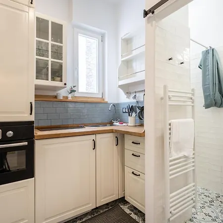 Apartament Youth Motive With Gallery *