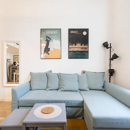 Lejlighed Youth Motive With Gallery Budapest