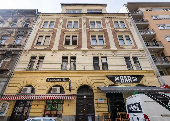 Youth Motive With Gallery Apartament Budapeszt