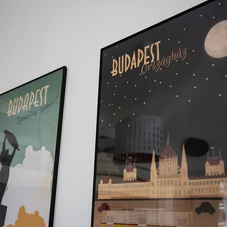 Youth Motive With Gallery Budapešť